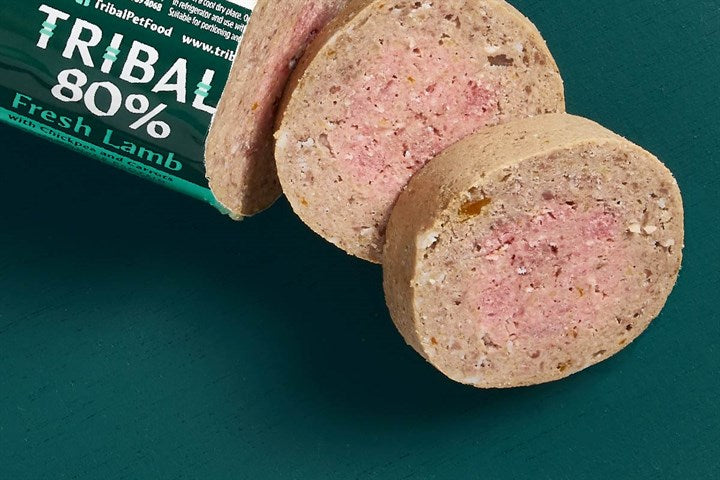 Gurmaniška dešra šunims su šviežia kalakutiena „Gourmet Sausage 80% Fresh Turkey“, TRIBAL