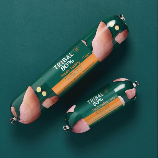 Gurmaniška dešra šunims su šviežia kalakutiena „Gourmet Sausage 80% Fresh Turkey“, TRIBAL